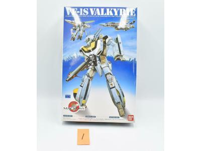 #1 Bandai 1/72 VF-1S Valkyrie model kit (3-mode variable/transformable kit)