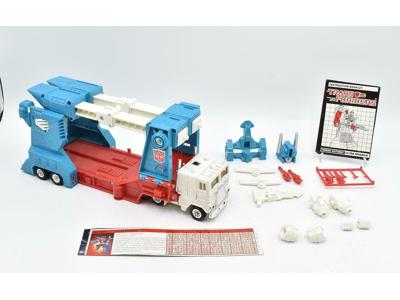 Ultra Magnus RT 100% Complete 1986 Vintage G1 Transformers Action Figure