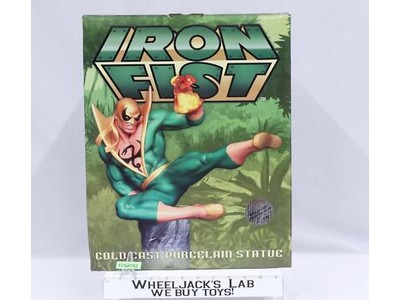 Iron Fist Red Version Marvel Comics 2006 Hard Hero 14" Porcelain Statue 149/250