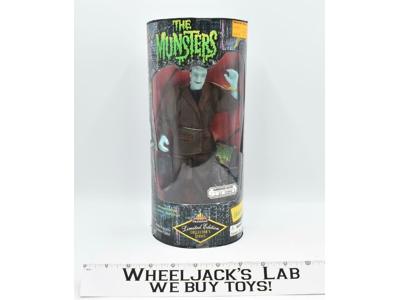 Herman The Munsters 9" w/ lunchbox MISB 1997 Exclusive Premiere Action Figure
