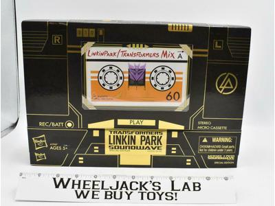 Soundwave MISB Linkin Park Special Edition Gold Transformers 2012 Hasbro