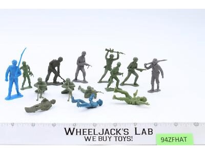LOT Vintage Army Toy Soldiers Plastic Approx 2" 2.25" Military