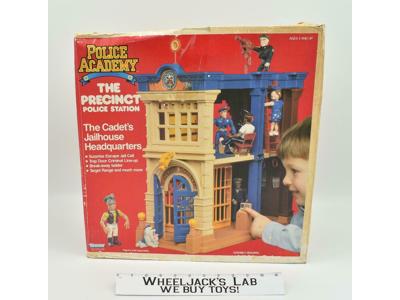 The Precinct W Box Police Station Police Academy Vintage Kenner Figure Playset