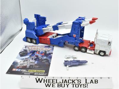 Ultra Magnus MP-22 Takara Tomy Masterpiece 2012 Transformers Action Figure