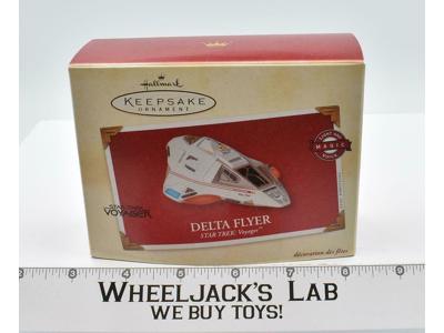 Delta Flyer Star Trek: Voyager MIB MAGIC Keepsake Ornament 2002 Hallmark