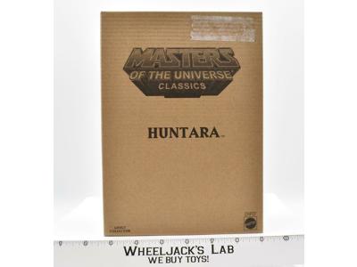Huntara w/Mailer MOSC He-Man Masters of the Universe MOTU Classics 2014