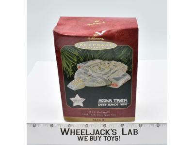 U.S.S. Defiant Deep Space 9 Star Trek MIB MAGIC Keepsake Ornament 1997 Hallmark