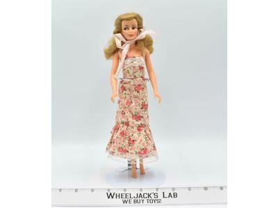 Samantha Stephens Elizabeth Montgomery Bewitched 1965 Ideal Toys 12" Doll