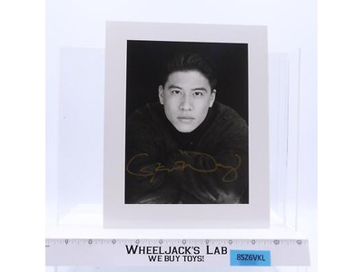 Harry Kim Star Trek Voyager Garrett Wang AUTOGRAPHED 8x10 Picture