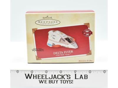 Delta Flyer Star Trek: Voyager MIB MAGIC Keepsake Ornament 2002 Hallmark