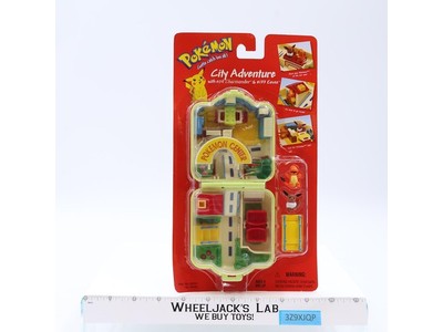 City Adventure W/ #04 Charmander #133 Eevee Pokemon 1999 Hasbro NEW SEALED