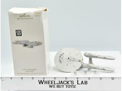 U.S.S. Enterprise Star Trek MIB 2010 Hallmark Magic Keepsake Ornament