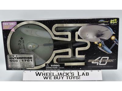 USS Enterprise NCC-1701 Star Trek 40th Anniversary 2007 Diamond Toys MISB