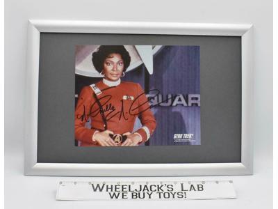 Nyota Uhura Star Trek Nichelle Nichols AUTOGRAPHED 8x10 Picture