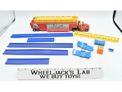 Stunt Show Tractor Hauler 1990 Vintage Galoob Micro Machines
