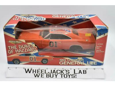 1969 Charger General Lee Dukes of Hazzard 2000 ERTL 1/18 Die Cast Car