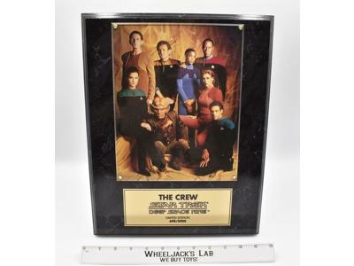 The Crew Star Trek Deep Space Nine Limited Edition Plaque #698 of 5000