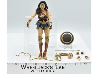 Wonder Woman Justice League SH Figuarts 2017 Bandai Tamashii Action Figure