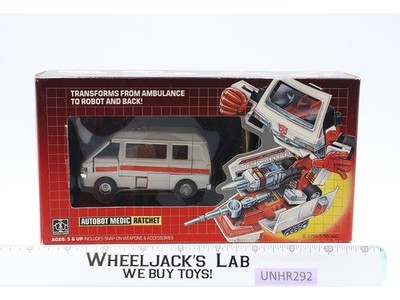 Ratchet Autobot G1 TRANSFORMERS 1985 Hasbro Vintage Action Figure MOSC NEW