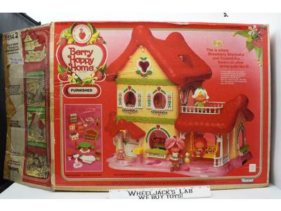 BOXED Strawberry Shortcake Berry Happy Home Dollhouse House Playset Kenner 1983