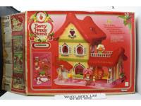 BOXED Strawberry Shortcake Berry Happy Home Dollhouse House Playset Kenner 1983