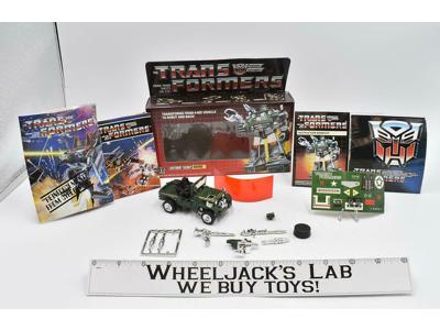 Hound NEAR MINT BOX &amp; FIGURE W UNUSED STICKERS Vintage Hasbro G1 Transformers