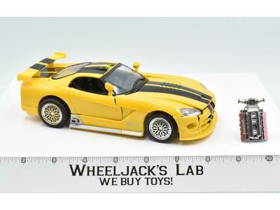 Sunstreaker Dodge Viper !00% Complete Alternators 2004 Hasbro Transformers