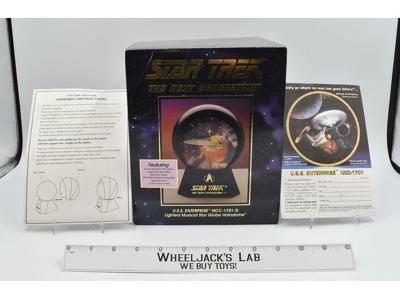 The Next Generation Lighted/Musical Globe Star Trek 1993 Paramount Pictures MIB