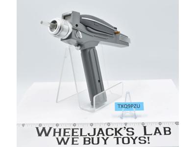 Phaser Toys R Us Exclusive Star Trek 2008 Diamond Select Toys Art Asylum