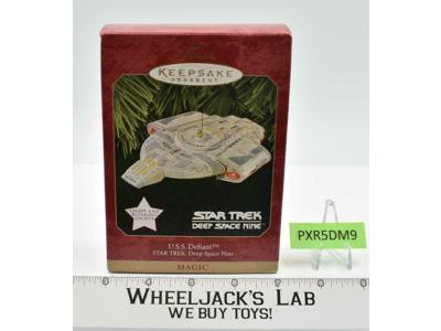 U.S.S. Defiant Deep Space 9 Star Trek MIB MAGIC Keepsake Ornament 1997 Hallmark