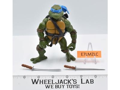 Leonardo 2002 Teenage Mutant Ninja Turtle TMNT Playmates Toys Action Figure