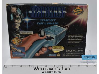 Starfleet Type II Phaser Star Trek First Contact Complete W/Box 1996 Playmates