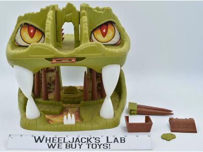 Fortress of Fangs Advanced Dungeons &amp; Dragons 1983 LJN Action Figure Playset