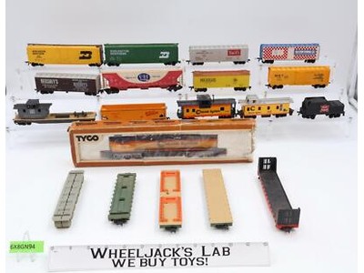 Lot of 18 Tyco Toy Train Cars 1970s Vintage HO 1:87 Scale