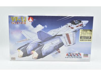 Hasegawa 1/72 VF-1J Valkyrie Colored Clear Version model kit