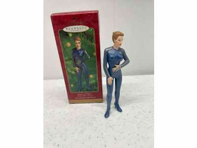 Seven Of Nine Star Trek Voyager MIB Hallmark Keepsake Ornament 2000