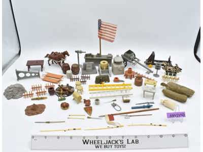 Lot of Accessories for Mini Figurines 1970-80's Britain's LTD Starlux Merten