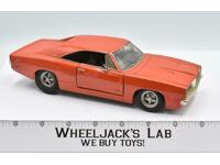 1969 Charger General Lee 2000 Maisto Special Edition Die Cast Car 1/18th Scale