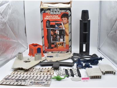 Death Star Space Station W BOX Vintage Star Wars Vintage Kenner Playset