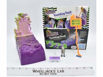 Vanishing Vault W/Micro Beetlejuice Complete 1990 Kenner Vintage Action Figure