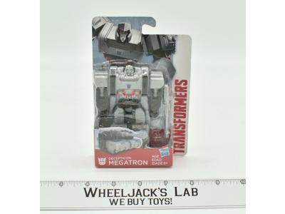 Decepticon Megatron MOSC Authentics Hasbro Transformers 2017