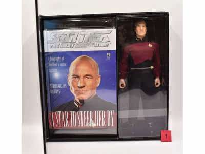 Captain Picard #1 Star Trek Masterpiece Edition 1997 Playmates Figure W/Book