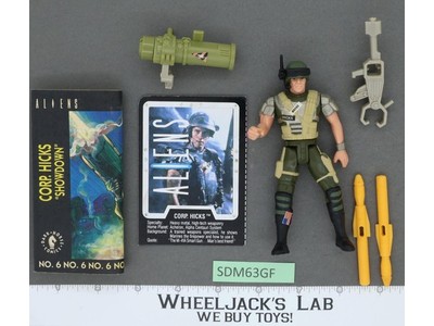 Corp. Hicks Space Marine Aliens 1992 Kenner Vintage Action Figure w/ Comic