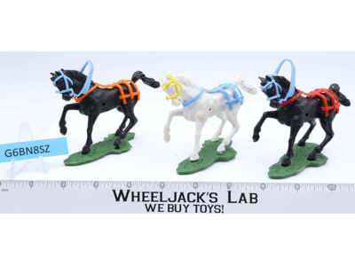 Lot of 3 Plastic Horse for Miniature Figurines 1970-80's Unknown Brand 3"