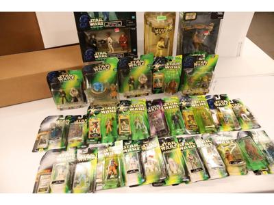 Lot of 28 Star Wars Power of the Force 1996 Hasbro Action Figures NEW SEALED