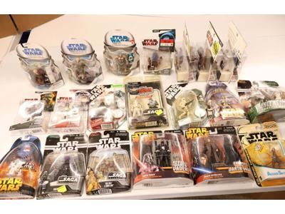 Lot of Star Wars Legacy Collection & Saga Collection Action Figures NEW SEALED