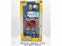 Wayne Gretzky #2 Starting Lineup 1998 Edtion Kenner NHL Sports Figure