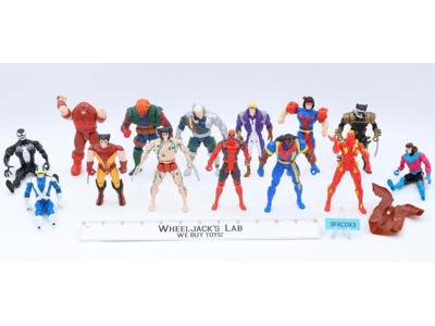 Lot of 13 Superheroes & Accessories X-Men Comics Villains ToyBiz Kenner