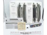 U.S.S. Enterprise Bridge & Crew Engine 2007 Hawthorne Village Train Set