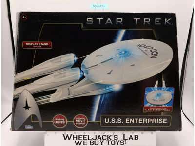 U.S.S. Enterprise Star Trek 2009 Playmates Action Figure Vehicle NEW MIB